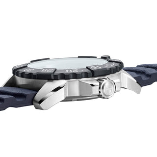 Navy SEAL Steel, 45 mm, Taucheruhr - 3253.CB, Seitenansicht mit Krone und Nitrilrubber Armband