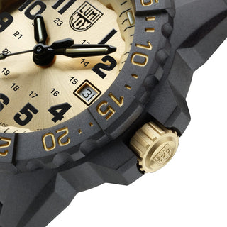 Navy SEAL 3500 GOLD LIMITED EDITION,  Detailansicht Ziffernblatt und Krone