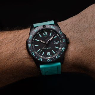 Pacific Diver, 44 mm, Dive Watch - 3124.N.SET	,Mood image with wrist watch worn