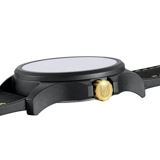 Atacama Field, HORSE YEAR Limited Edition, 43 mm, Abenteuer Uhr - 1970.HY.N.SET, Seitenansicht mit Krone und Armband