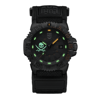 Navy SEAL Pirate's Limited Edition, 44 mm, Taucheruhr - 3051.PIR.LE	, Nachtansicht mit grünen und orangenen Leuchtröhren