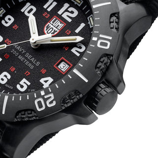 Navy SEAL, 45 mm, Taucheruhr - 4231.SET, Detailansicht Ziffernblatt und Krone