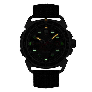 ICE-SAR Arctic, 46 mm, Outdoor Uhr - 1201, Nachtansicht mit Leuchtröhren